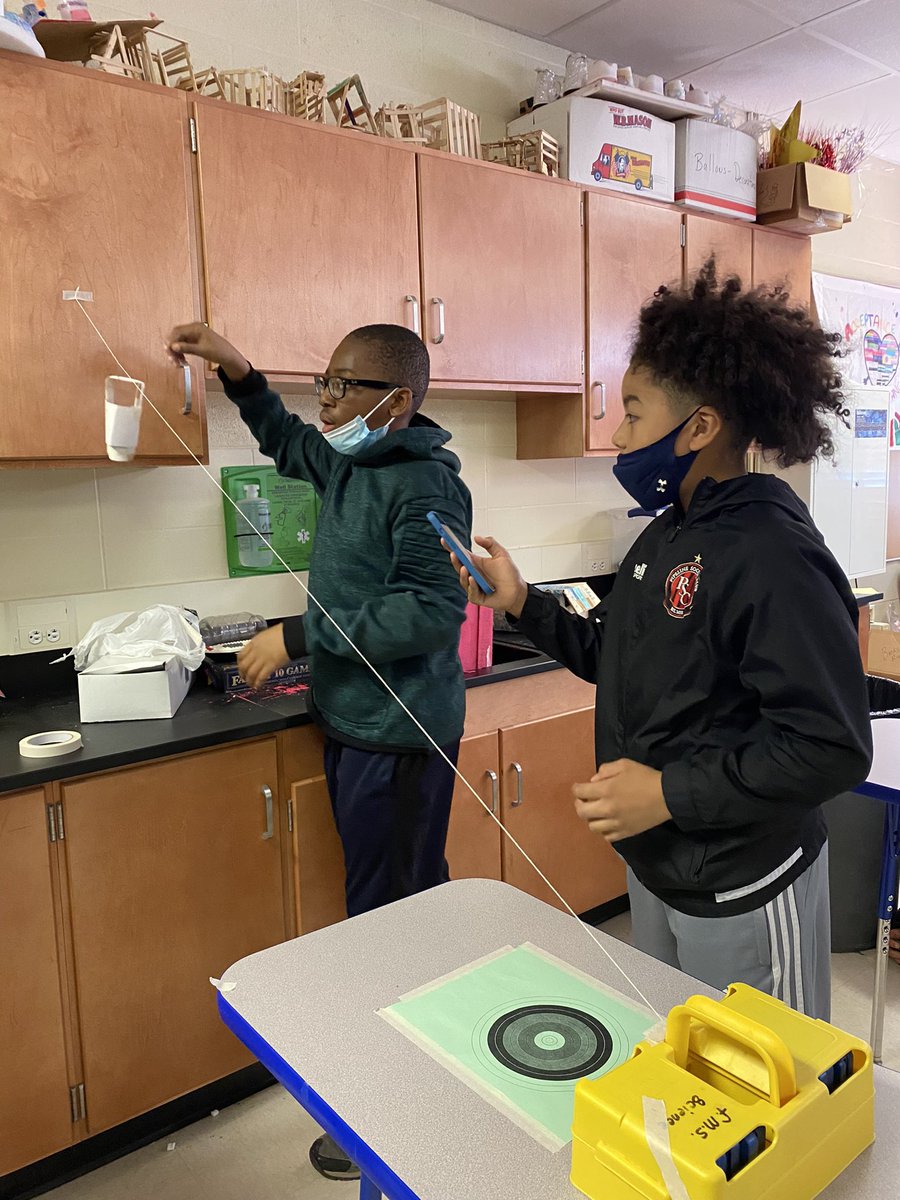ms_madigan's tweet photo. Creating our zip line carriers! #franklinSTEMday @SchifferB @FMS_BCPS https://t.co/jmlFIEN8x5