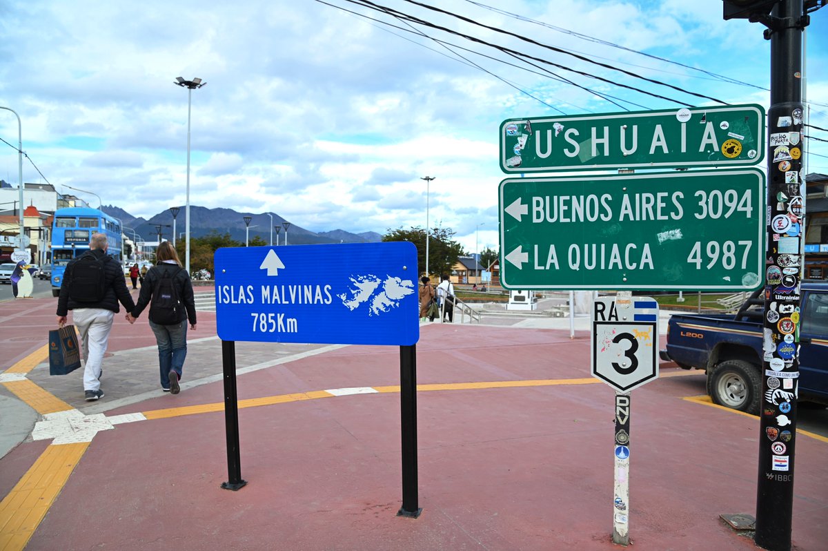 TurismoTDF's tweet photo. ¿Sabías que las Malvinas son fueguinas?
Tierra del Fuego se extiende desde la Isla Grande hasta el #PoloSur incluyendo a las islas de los Estados, Malvinas y del Atlántico Sur, además de la península Antártica
#Malvinas #TierraDelFuego #FinDelMundo #Patagonia #Argentina https://t.co/MTNTeRtWCl