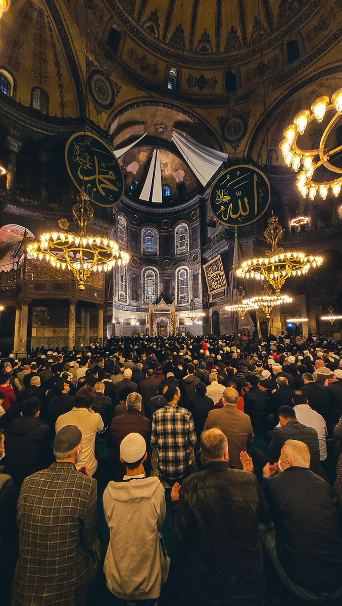 muaz_berksoy's tweet photo. 88 yıl sonra Ayasofya'da teravih... https://t.co/HUDviG0hsq