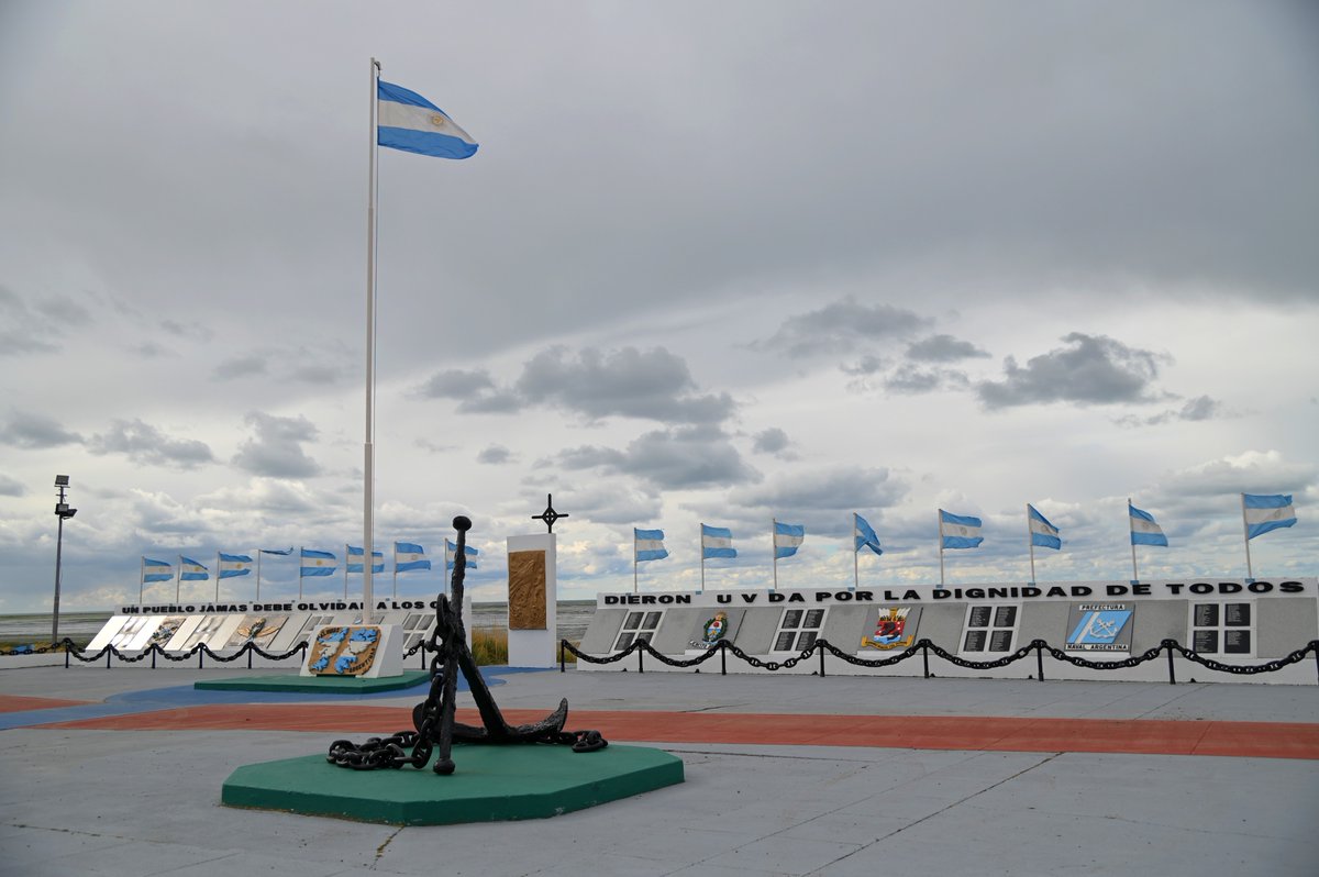 TurismoTDF's tweet photo. ¿Sabías que las Malvinas son fueguinas?
Tierra del Fuego se extiende desde la Isla Grande hasta el #PoloSur incluyendo a las islas de los Estados, Malvinas y del Atlántico Sur, además de la península Antártica
#Malvinas #TierraDelFuego #FinDelMundo #Patagonia #Argentina https://t.co/MTNTeRtWCl
