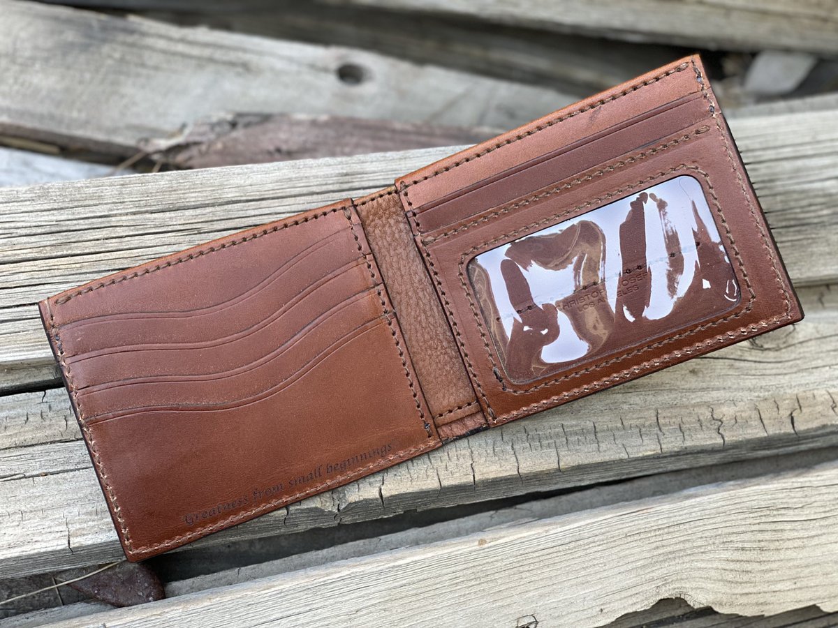 MentorElsa's tweet photo. Just made a custom leather wallet for a Texas oil rig welder 

#oilandgas 
#welders
#customleathergoods 

God Bless him🙏👍🏻🇺🇸

@tedcruz 
@GregAbbott_TX https://t.co/JzSvnrnssg