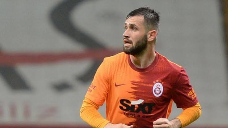 Galatasaray'da Domenec Torrent, Karagümrük karşısında sağ bekte Ömer Bayram'a görev verecek.