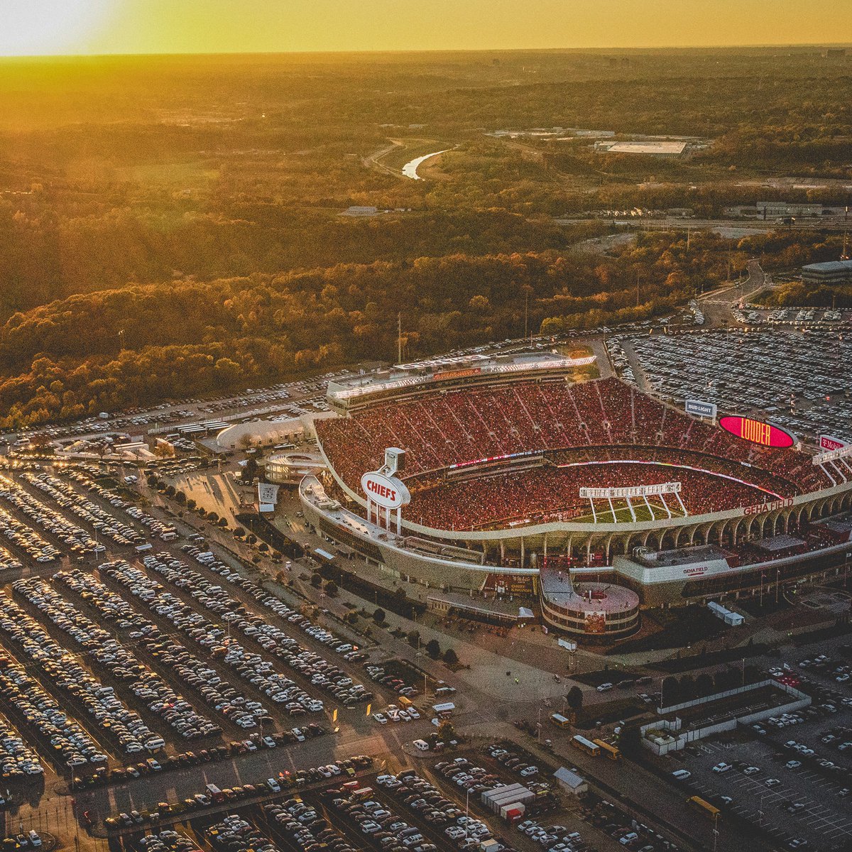 Chiefs's tweet photo. No place like home ❤️