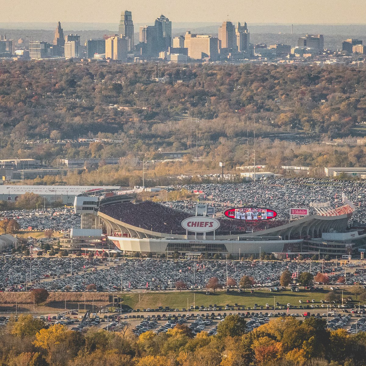 Chiefs's tweet photo. No place like home ❤️
