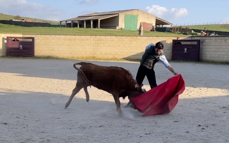 jf_pons's tweet photo. Buena tarde pasamos en el campo,  junto al matador Paco Ramos y al novillero @joserojo97 !!! Gracias por acompañarnos en este camino !! https://t.co/QfpnzXgcTL