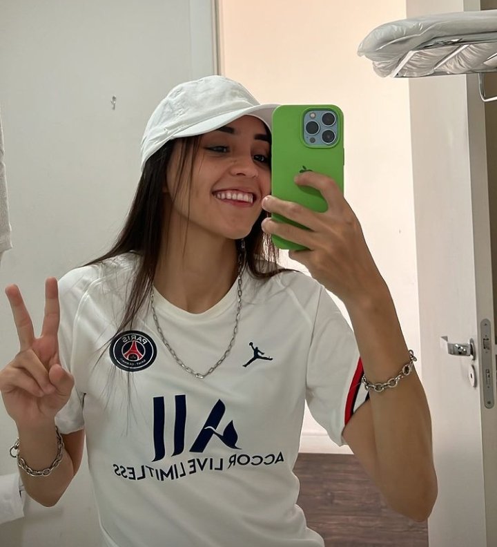 picsbabi's tweet photo. bárbara com camisa de time e boné-- 🥵 https://t.co/oqnkNrr0Nm