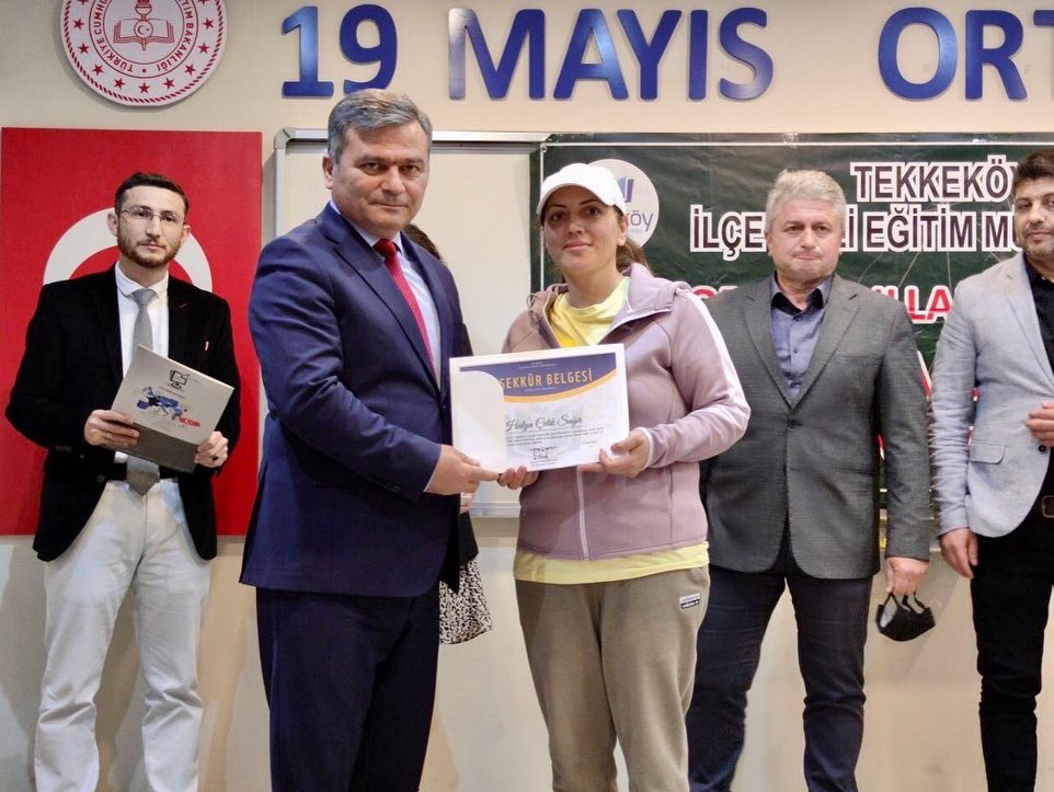 Türkiye Akıl ve Zeka Oyunları Turnuvası kapsamında ilçemizde düzenlenen yarışmalarda Ortaokullar arası Küre Oyunu Kategorisinde ilçe 3. olan Kemal Efe Yılmaz öğrencimizi tebrik ediyoruz. Ayrıca öğretmenimiz Hülya Çelik Sağır’a emekleri için teşekkür ederiz. <a href="/MustafaUzunla13/">Mustafa Uzunlar</a>