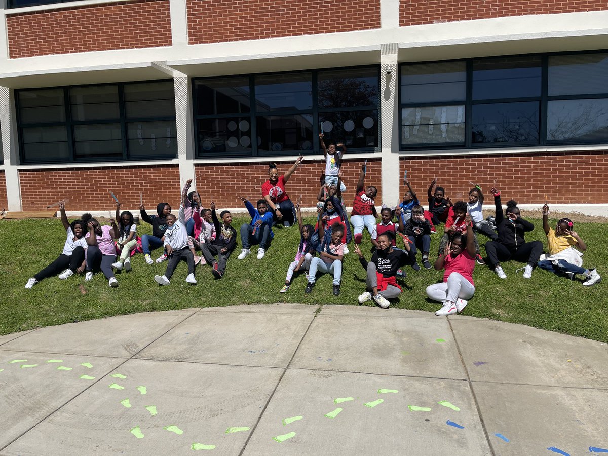 drtimothyfarmer's tweet photo. What better way to celebrate @apsBAMOAcademy top Accelerated Reader students than with a pre Spring break party. Keep reading and achieving! @Robinviews @FousheeEdS @APSITPatrice @apsitnatasha @ahrosser @APSInstructTech @apsupdate https://t.co/NftjPt86IB