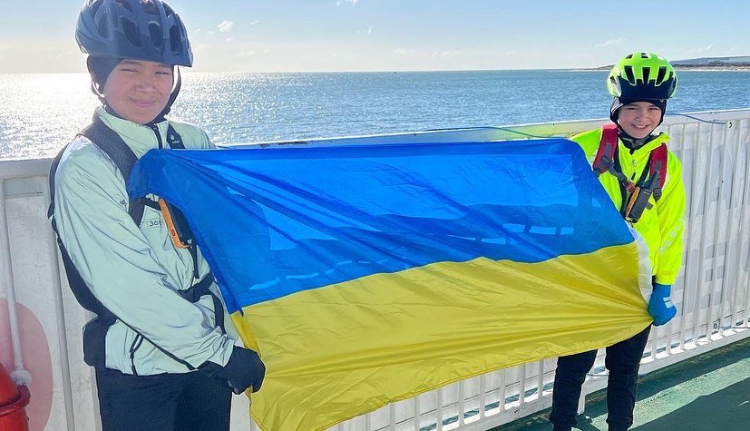 JenxBros's tweet photo. Made it to Martinstown (248 of 300 miles) fundraising for Ukrainian humanitarian aid.  Hard cycling today, but seeing £9,491 raised helps keeps us moving! https://t.co/D7VlNt4xtW  @decappeal  #ukraine #standwithukraine #ukrainefundraiser #fundraising https://t.co/FkCQdF2tio