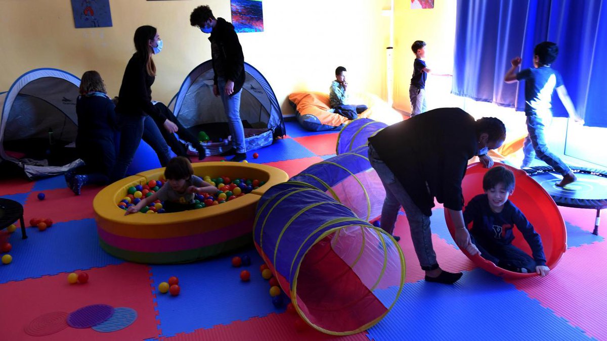 VDNLille's tweet photo. À #Lille, l’école Lalo-Clément inaugure une salle #multisensorielle pour accompagner les enfants #autistes https://t.co/fX7CTvumwU https://t.co/fZ8i03beQW