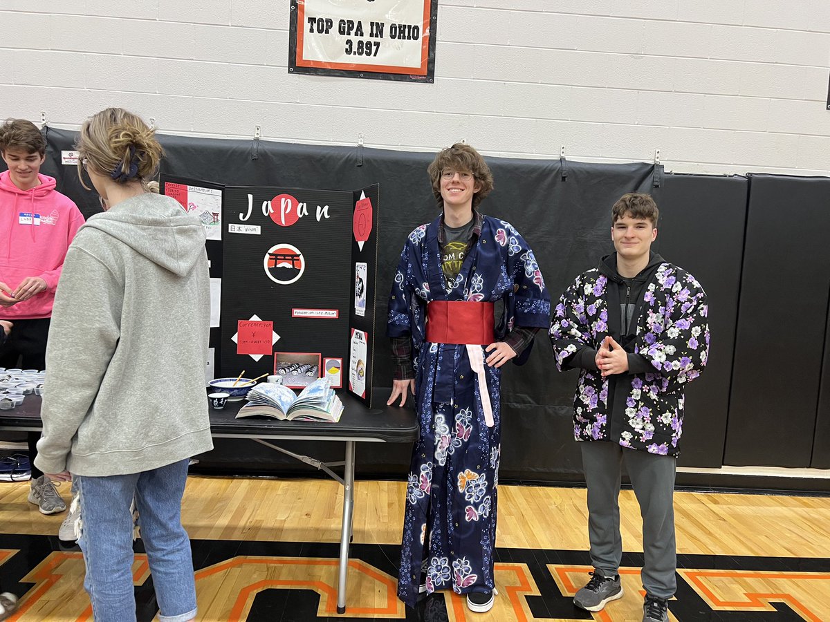 OtsegoFCS's tweet photo. Our #GlobalFoodFest was a success! Amazing food, great discussions, and super guests! #OtsegoFCS #OtsegoKnights #PentaPride https://t.co/u0BiMLCsnp