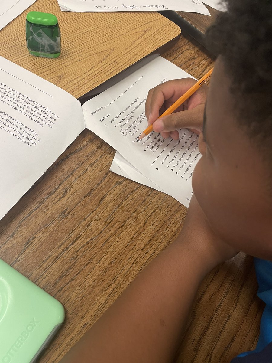 FrommJamie's tweet image. Year 1 students engaging in text! FSA practice via @studysync @mhetzlernettles @PineViewMiddle #ibstrong #springsuccess