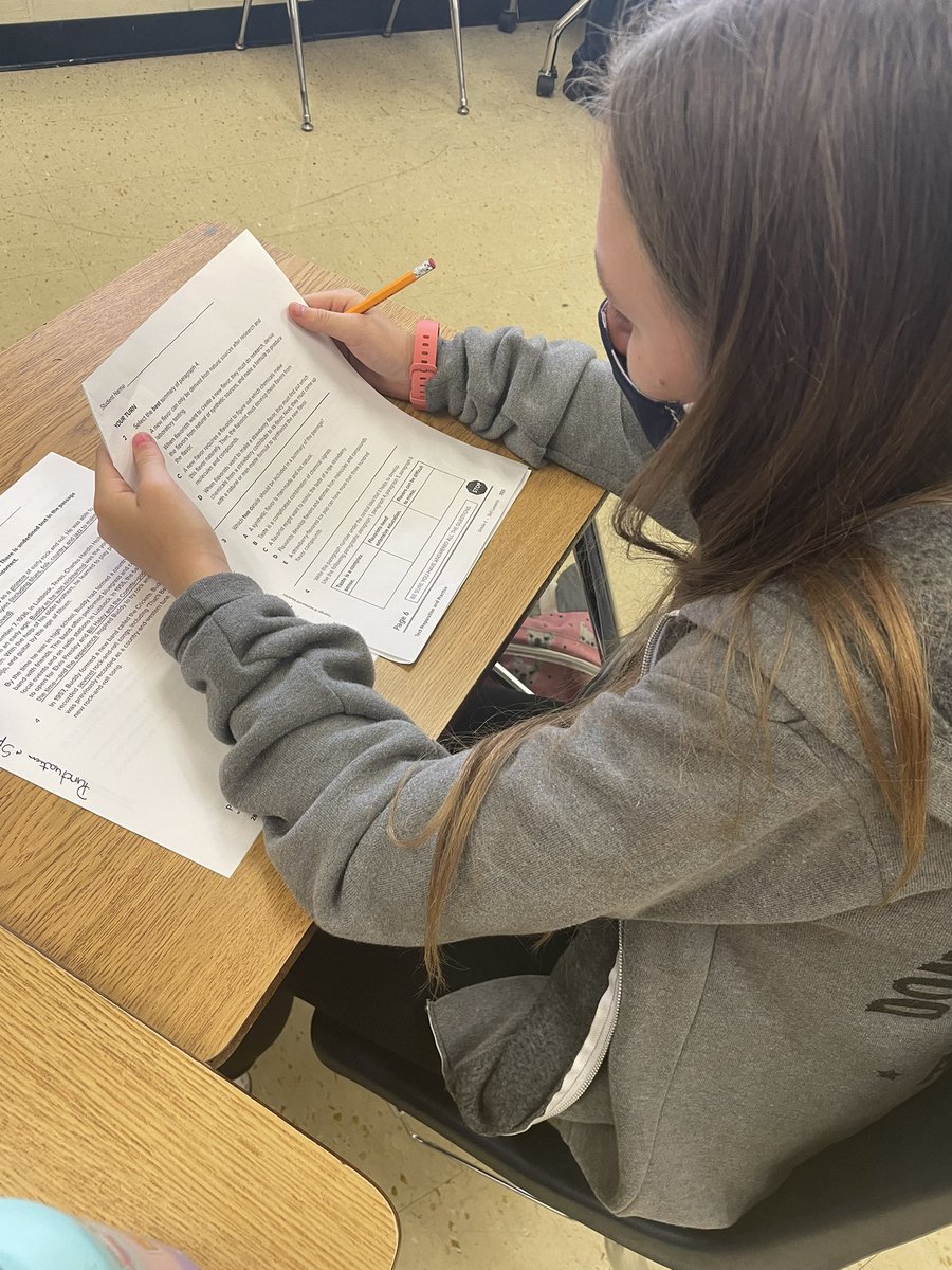 FrommJamie's tweet image. Year 1 students engaging in text! FSA practice via @studysync @mhetzlernettles @PineViewMiddle #ibstrong #springsuccess