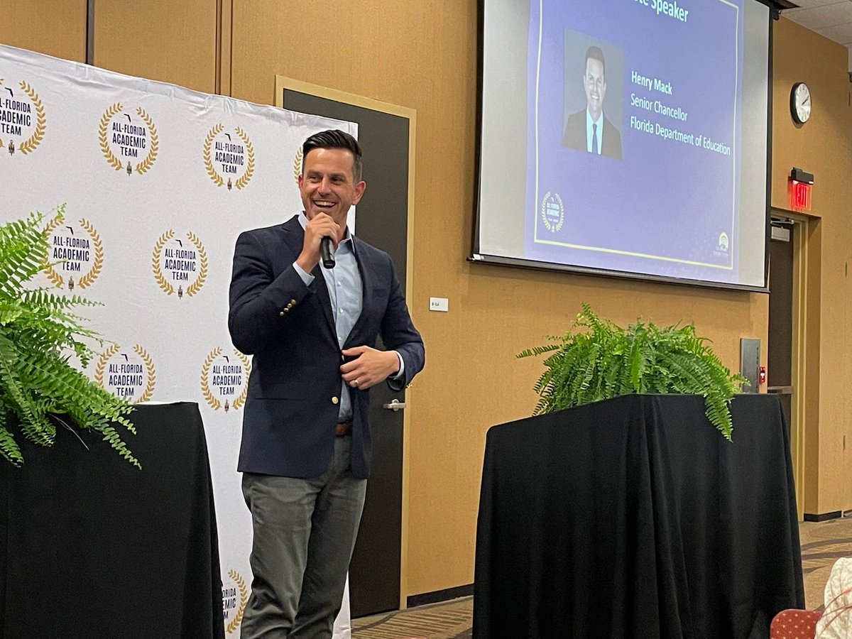 FLCollegeSystem's tweet photo. Thank you @EducationFL Senior Chancellor @HenmackIII for inspiring Florida’s students today at the @PHITHETAKAPPA All-Florida Academic Team Awards Ceremony. #FLAcademicTeam https://t.co/pzU5w8KOmj
