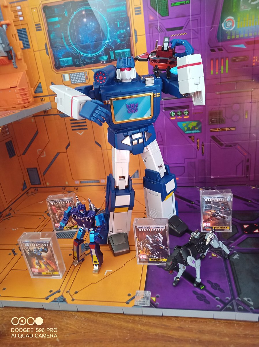 Kureigu8's tweet photo. @Iacon3DLabs Robot Paradise Acoustic Wave chest insert and tape case inserts. Loving how this looks #Transformers #RobotParadise #AcousticWave #Fibrir #Firrib #Shadow #Corvus https://t.co/jnyBQJMcZT