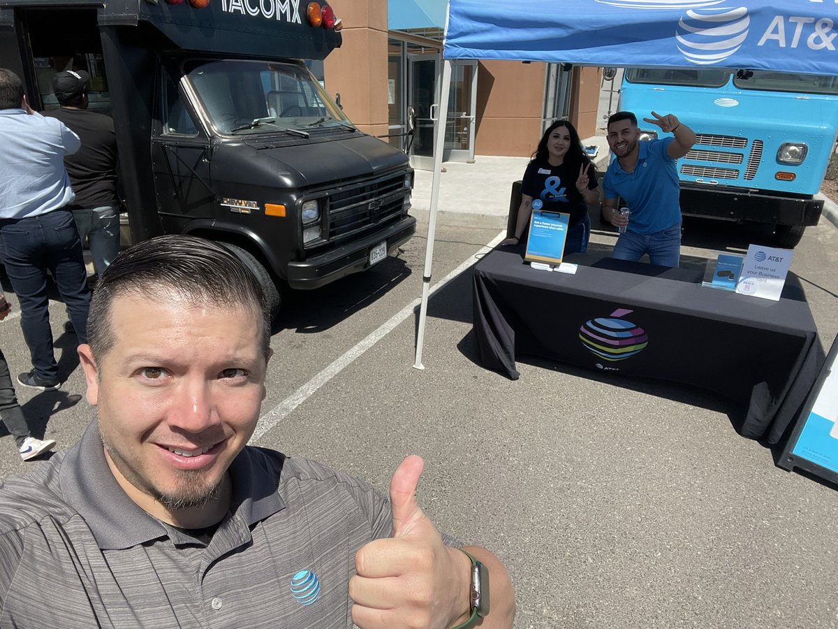 Vic_R_Delgado's tweet photo. Come see us at 5301 Dyer St  grub on some #BirriaTacoMX and learn about our awesome deals on Wireless and Fiber!! @NTX_Market  #winasone #attconexion #WirelessSolution https://t.co/qoQFg0DozI