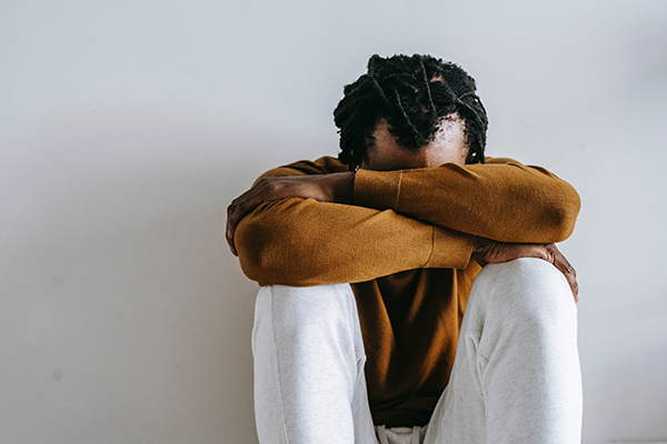 How do people respond to trauma? @tmcdade35 and @Mustanski study how LGBTQIA+ youth responded to difficult experiences and find prior active inflammation may make people more vulnerable to mental health issues after experiencing a traumatic event. spr.ly/6017KvW0V