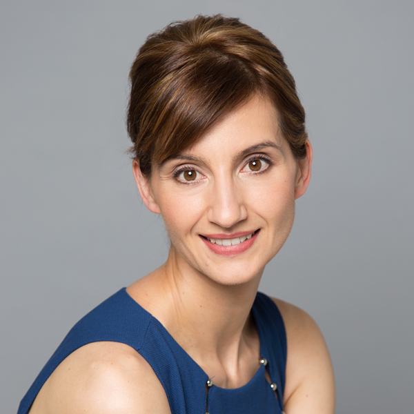 ReNewCanada's tweet photo. “Electric and hydrogen technologies are complicated and costly,” says @CUTRIC_CRITUC's CEO @JosipaPetrunic. “This program will take #transit agencies from ground zero through to full fleet electrification and decarbonization readiness.” https://t.co/vMB6Jsc3jy https://t.co/YjprqQNrId