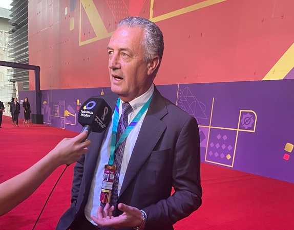 aristizabaltvec's tweet photo. 🗣Gustavo Alfaro: “Estar en el partido inaugural es una responsabilidad mayor, pero lindo”. #Qatar2022
#SorteoMundial #SorteoCatar2022
▶️ https://t.co/4Rx9FGlA4Q https://t.co/K14XW16bPf