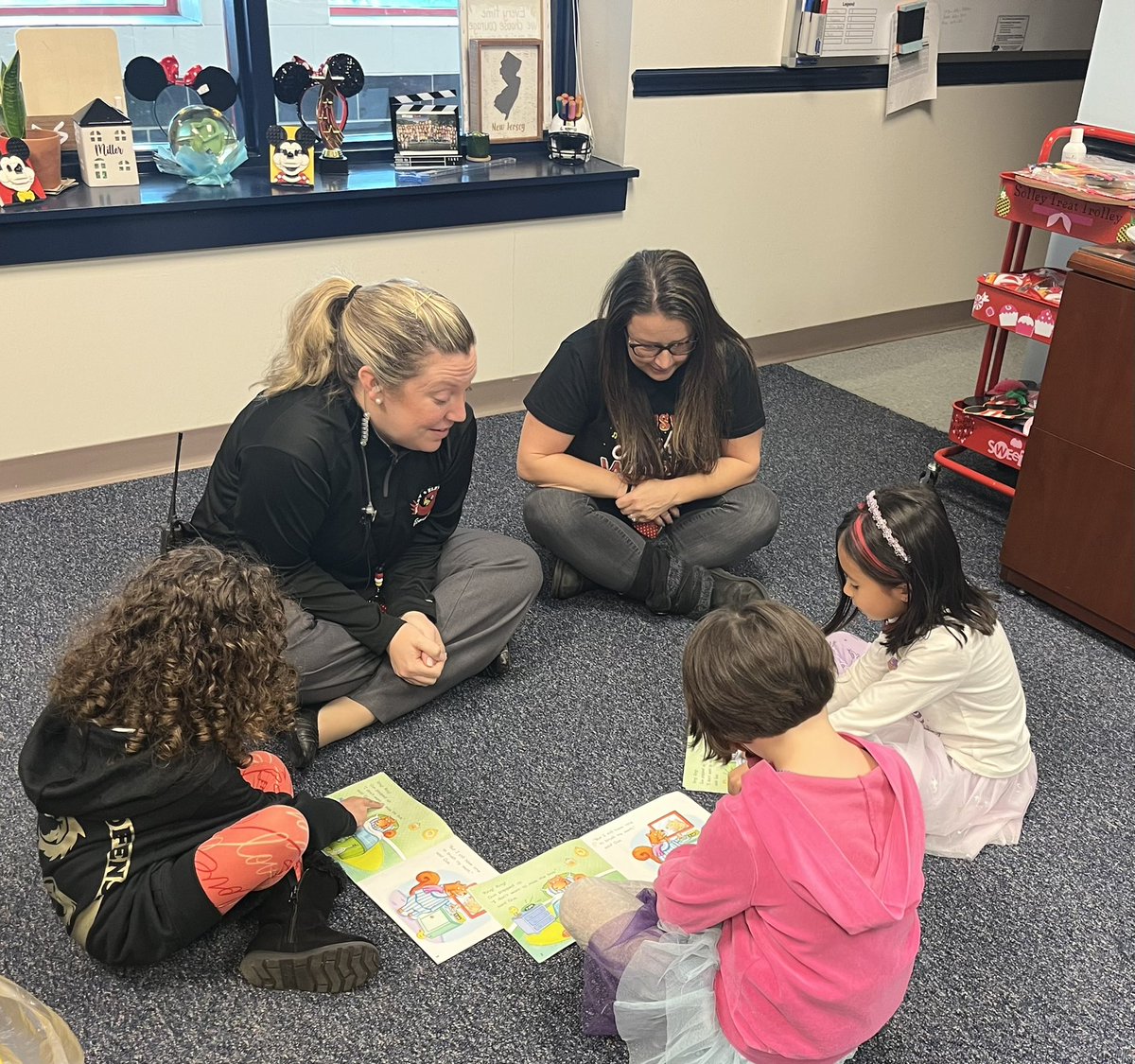 Our Kindergarten students loved reading to our Principal, Mrs. Miller &amp; Secretary, Mrs. Miles! <a href="/AACountySchools/">AACPS</a> <a href="/AacpSeril/">AACPSeril</a>