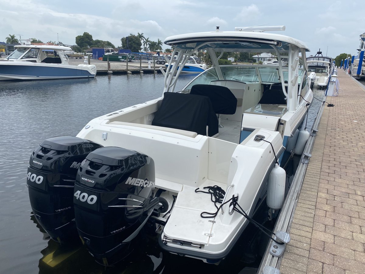 BoatingTX's tweet photo. New listing! 2022 Whaler 32 Vantage! https://t.co/Q8BJQpeXfH