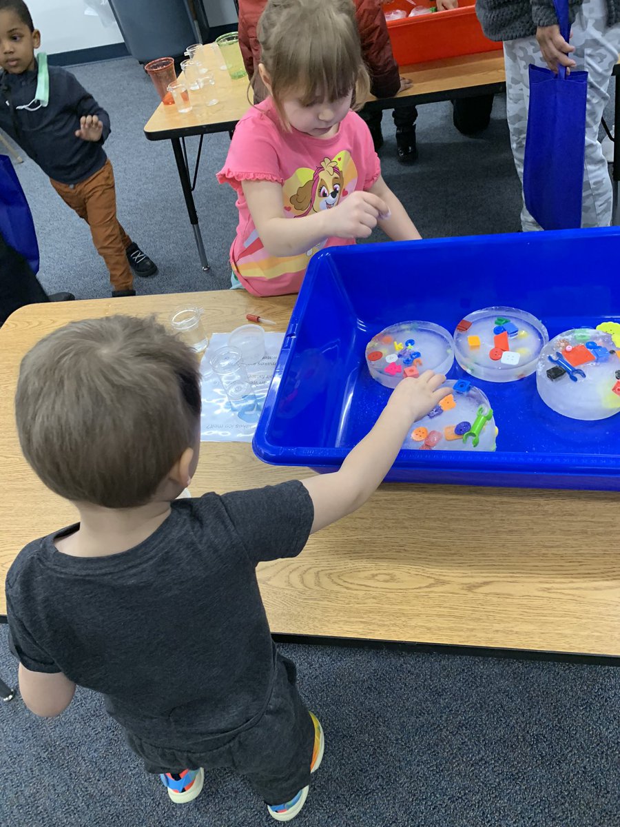 martinezprek's tweet photo. Lots of experimenting going on with our frozen science! #d21learns https://t.co/kLMd71vlDi