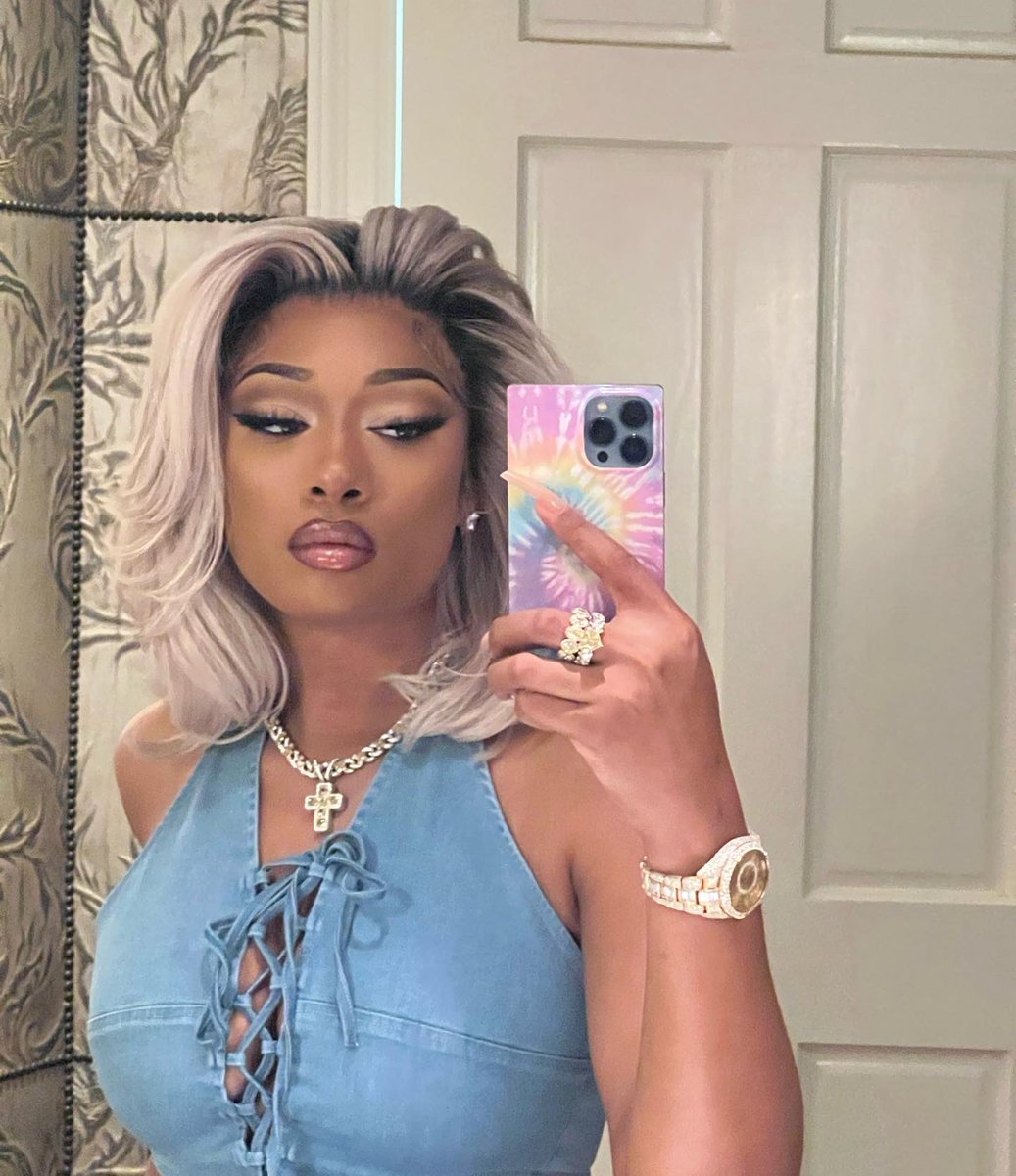 theestallion's tweet photo. ✨✨✨ https://t.co/0J4bYnY2d7