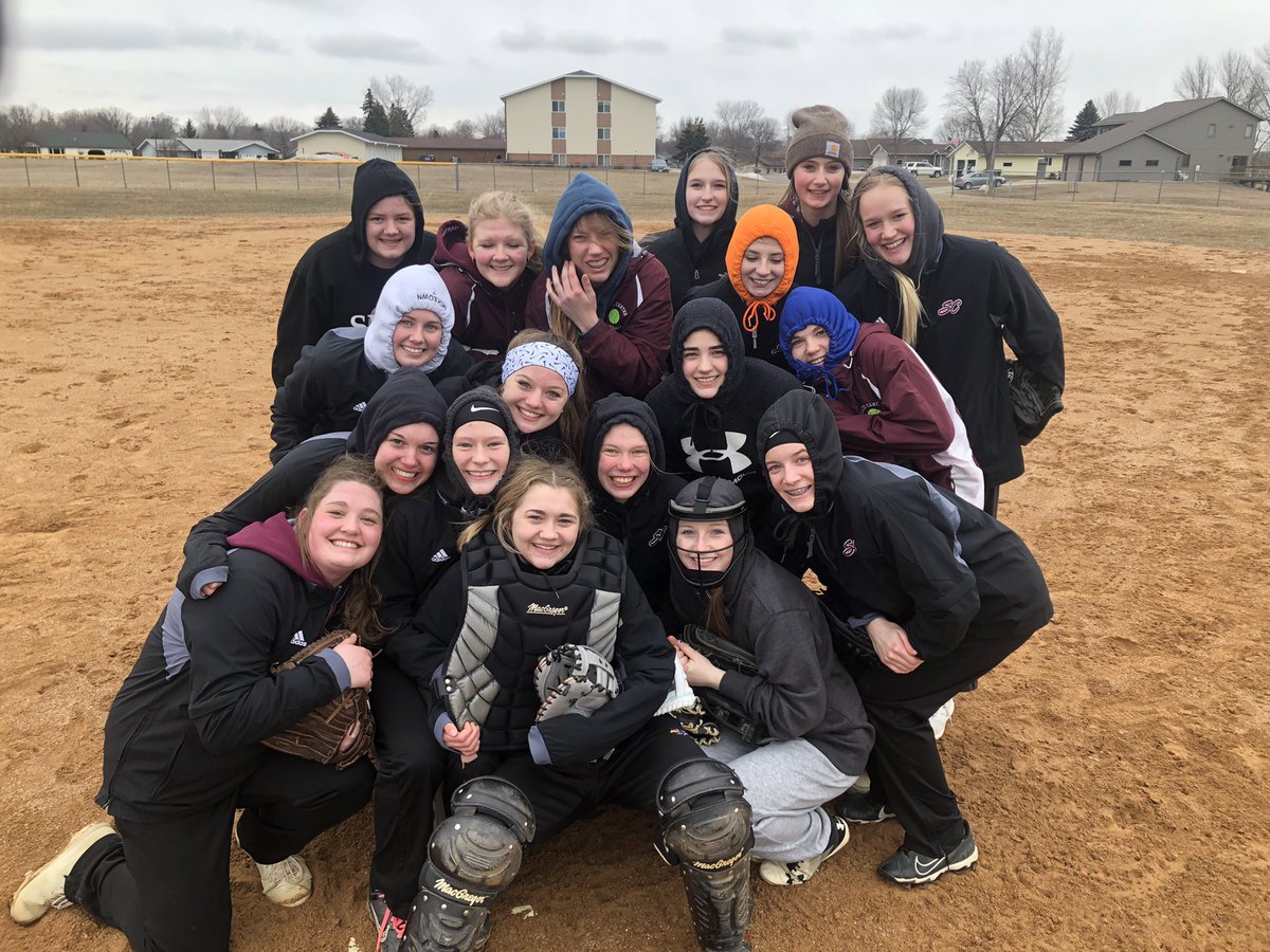 SCSball's tweet photo. It’s was a little 🥶 but still everyone excited to be out of the gym!!! https://t.co/U68lU8Szut