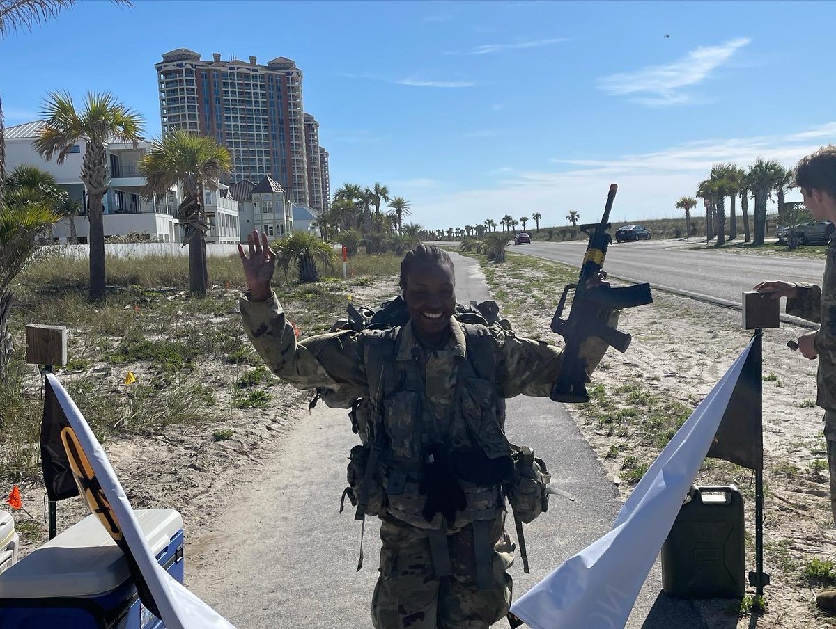 ArmyUwf's tweet photo. Today, UWF Cadets completed their culminating accomplishment for the semester- the 12 mile ruck march. Where better to conduct a march than the sandy white beaches of Pensacola?  Afterwards, Cadets enjoyed breakfast courtesy of their instructors. @6thBdeArmyROTC  #resilience https://t.co/d2ShmbHo1M
