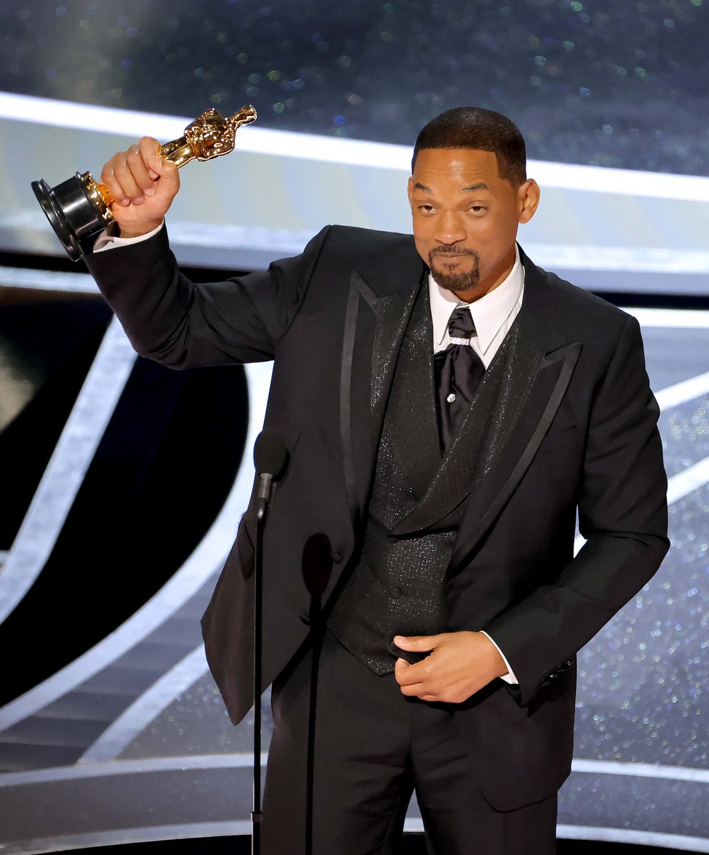 ChicksInTheOff's tweet photo. Will Smith resigns from The Academy https://t.co/sa5AOa0rRI