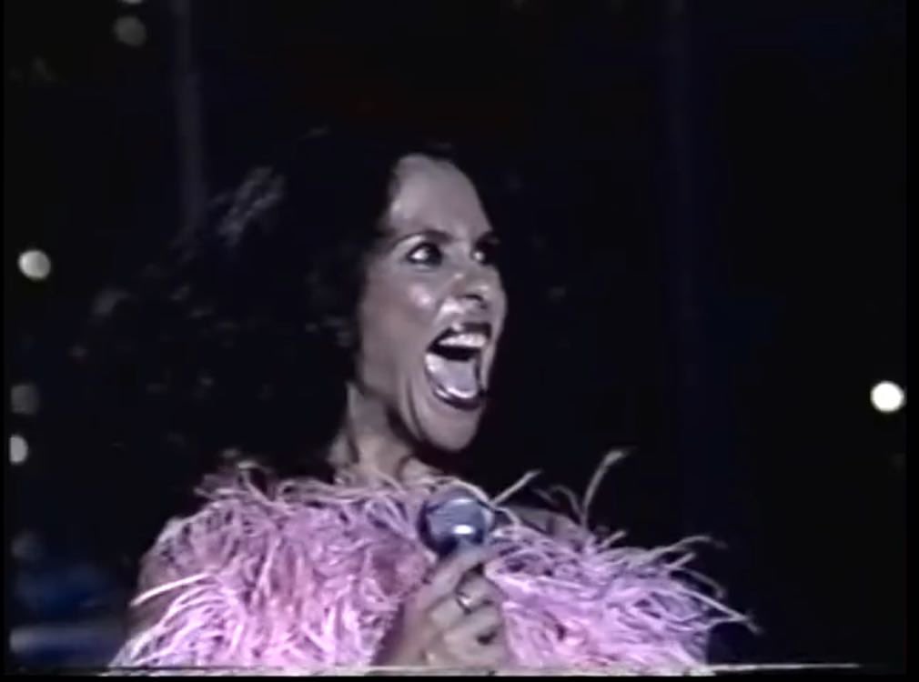 lemoulin__'s tweet photo. "só acredito porque tem imagens" uma thread sobre coisas da gal costa que até hoje não creio que aconteceram mesmo: https://t.co/zlRnLSnjsJ
