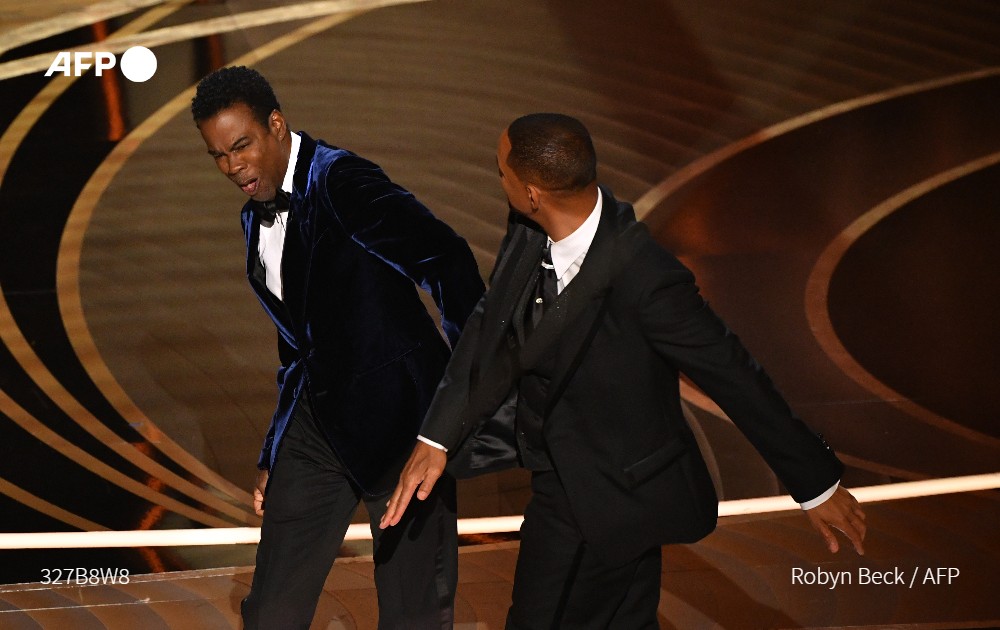 AFPespanol's tweet photo. #ÚLTIMAHORA Will Smith renuncia a la Academia tras la bofetada en los Óscar (comunicado) #AFP https://t.co/mJRtfEFQrx