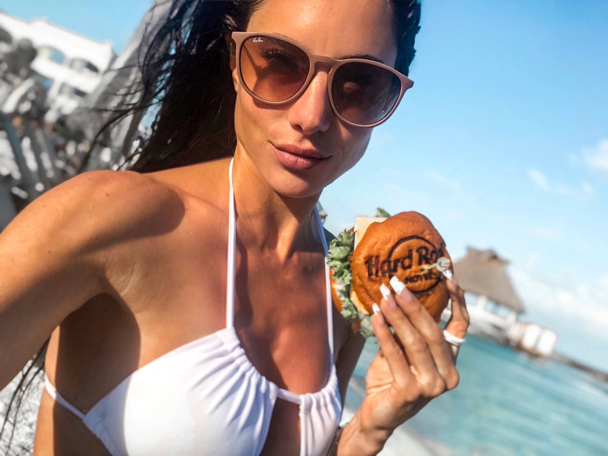 🍔😛 @HardRockHotels #hardrockhotelrivieramaya 🇲🇽♥️