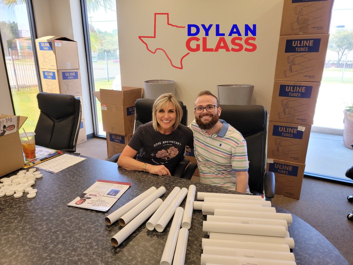 GlassDylanM's tweet image. My best friend has wonderful parents. Thank you, Cherie, for taking time out of your busy work schedule to help me continue packing tubes for my campaign. I deeply appreciate your encouragement and support. I am so grateful. Together, we will #WinBackHarrisCounty! 🇺🇸