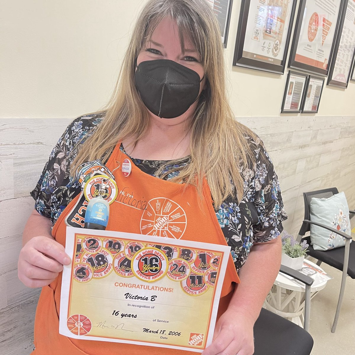 PatrickTHD's tweet photo. 💥Help me congratulate our amazing COS - Victoria on reaching her 16 year anniversary! Keep Up The Good Work, your hard work and dedication is greatly appreciated!💥 #LivingOurValues #GETInvolved #LetsDoThis #PowerOfTheGulf #LetsGETInvolved @MarksabasRivera https://t.co/92O02Mm2QT