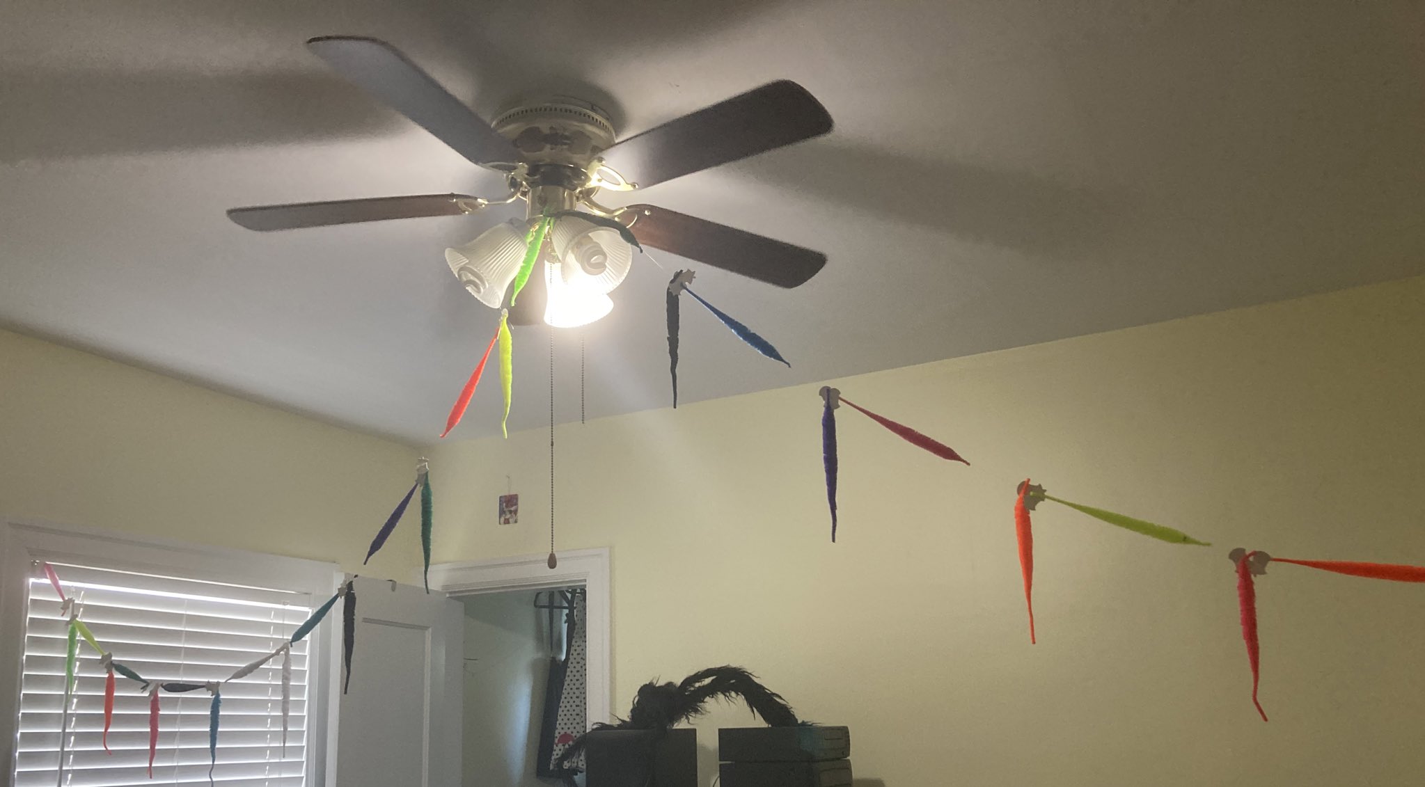 Gobimod @Modcon on X: I promised worm on a string on PonyFest's stream.  This is what I've done in my lockdown! Also the blue one is called Kneecaps  c: t.coii7ZaDPZMG  X