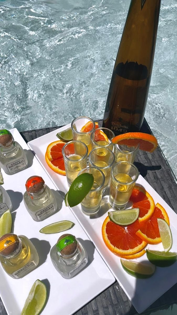 nadiatwts's tweet photo. WHO WANTS A SHOT 😌😁😏🤘😬 https://t.co/WPpIZunmLB