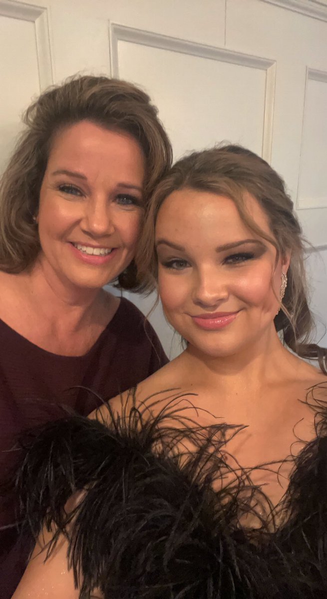 yankegrl22's tweet photo. Ready for prom! #ringdance #junior #motherdaughter https://t.co/H7TDJR6gMD