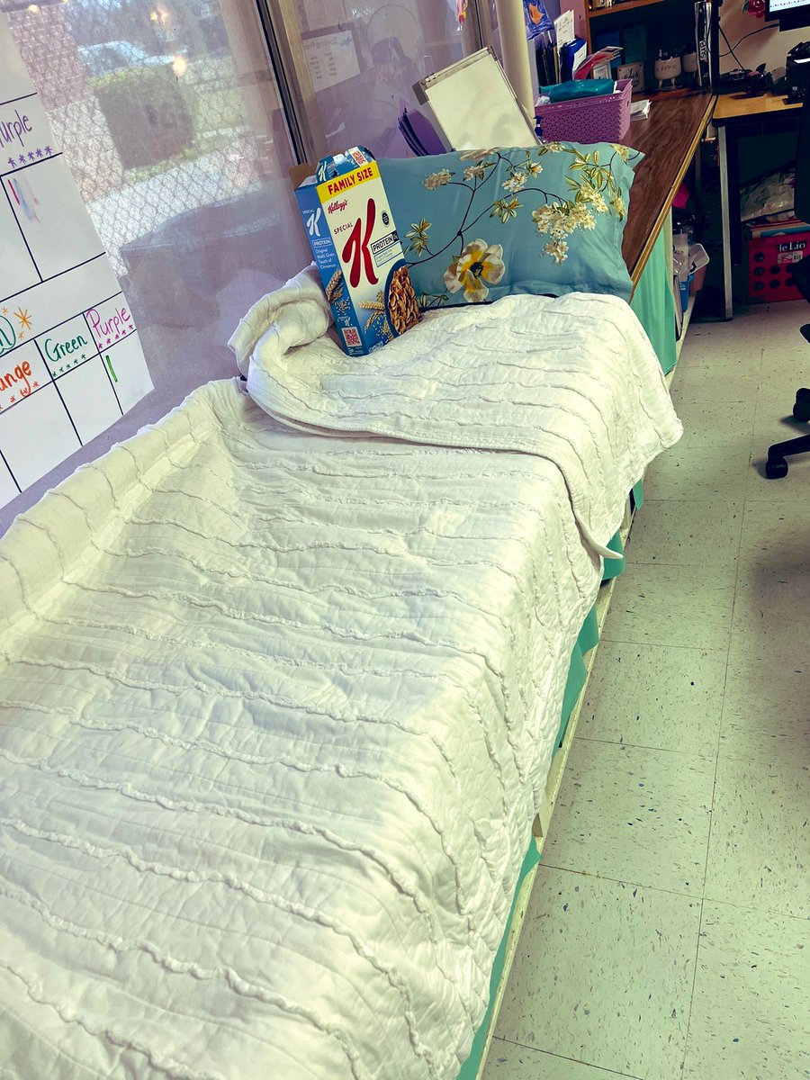 Didn’t have time to pack my bed away before the students arrived this morning!#aprilfools <a href="/MilamBengals/">Ben Milam Elementary</a> <a href="/WFISDschools/">Wichita Falls ISD</a>