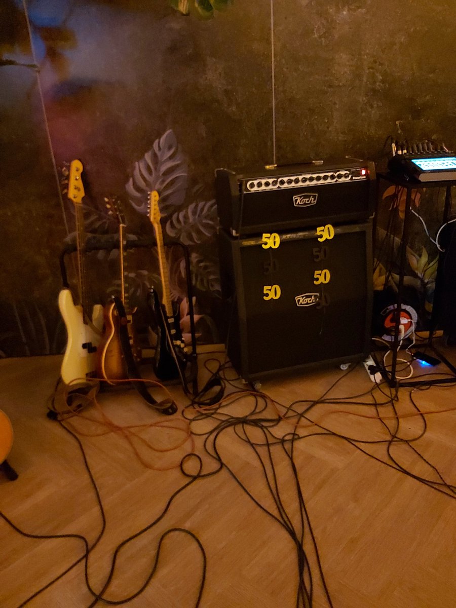 ROSEVILLE2017's tweet photo. Just before showtime!! @ROSEVILLE2017 https://t.co/7NINwJU3HX