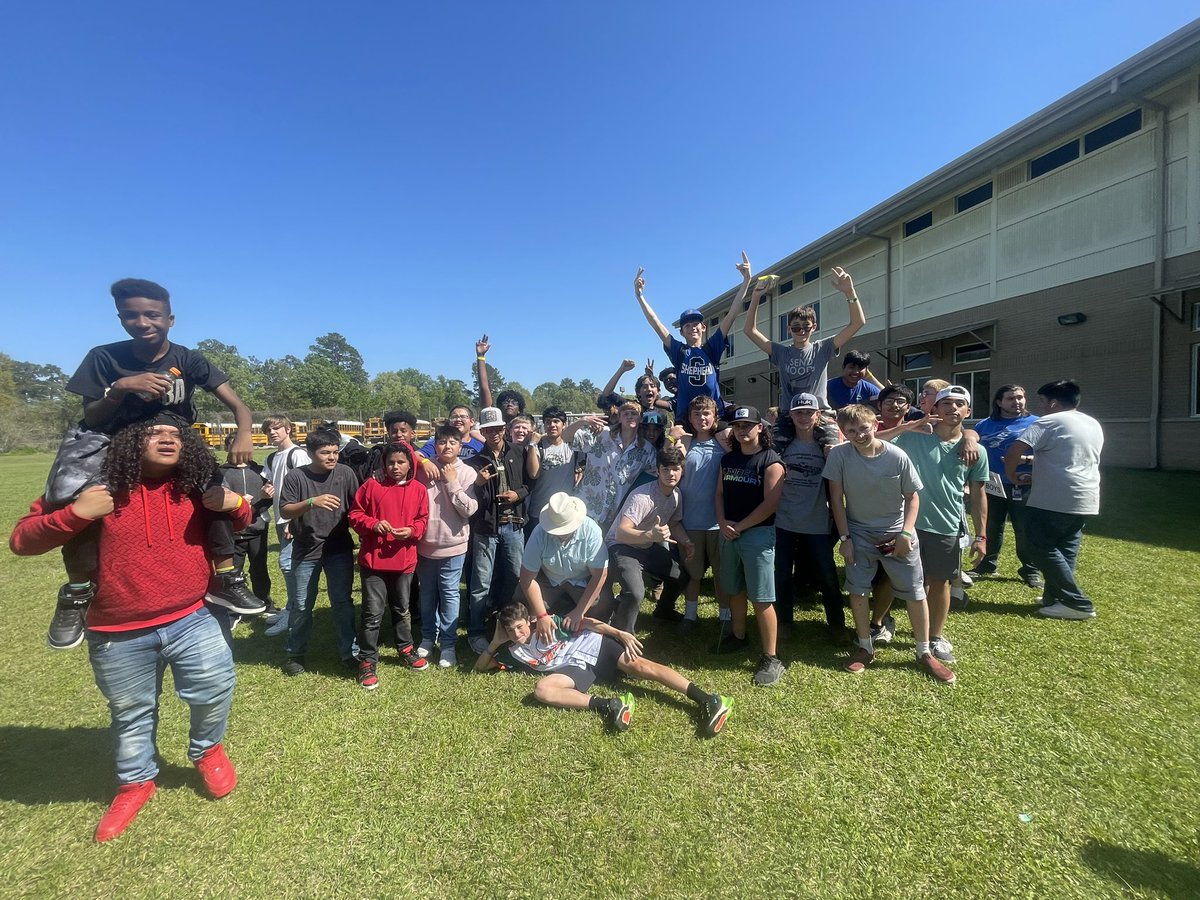 jfernan20's tweet photo. Had a great time celebrating our student growth today!!  Shout out to all of our students and teachers for all their hard work!!  It’s paying off!  #workhardplayhard @ShepherdISD https://t.co/qAQkthcju1