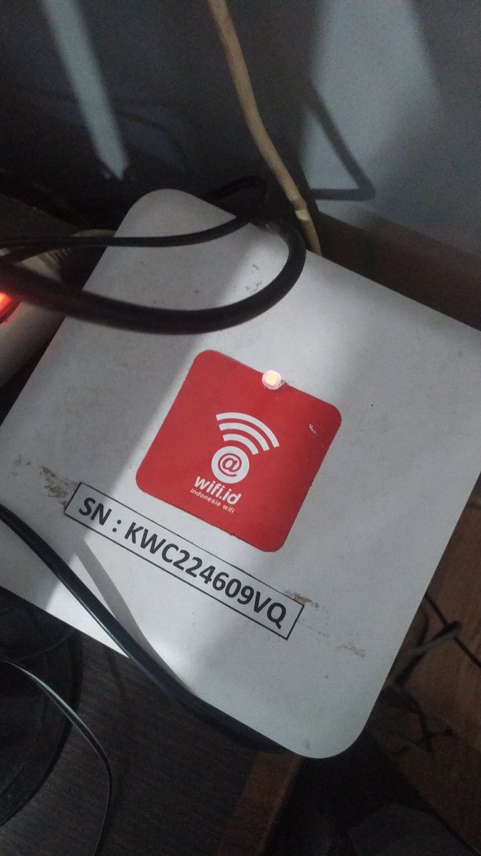 smiethdimas's tweet photo. Halo @wifi_id , eror nih 😖😖 https://t.co/hLaQCDoWus