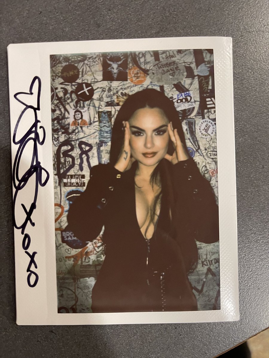 iamjojo's tweet photo. lifted my face with my fingers and my boobs with duct tape https://t.co/5qaQpiMA78