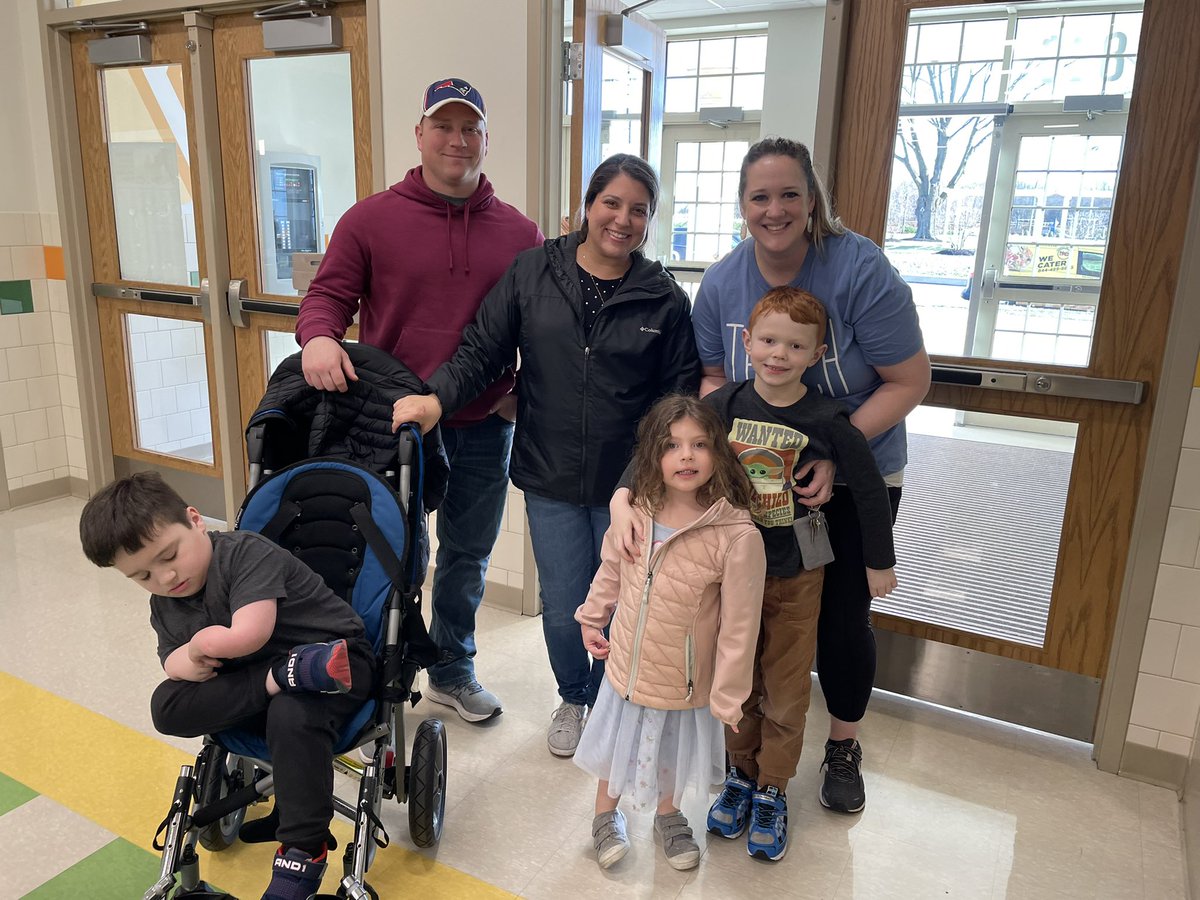 Awesome family night!!!! Thanks <a href="/LorewoodElem/">Lorewood Grove Elementary</a> leaders for a great night!