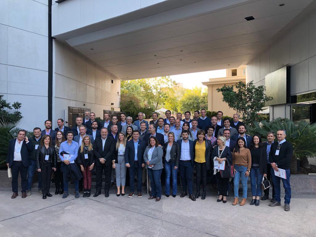 Pablo_Torello's tweet photo. Encuentro en Mendoza con dirigentes del PRO de todo el país. Aportando ideas desde el interior productivo y trabajando para consolidar una mirada partidaria federal. #PROFederal https://t.co/qD1vEroo02