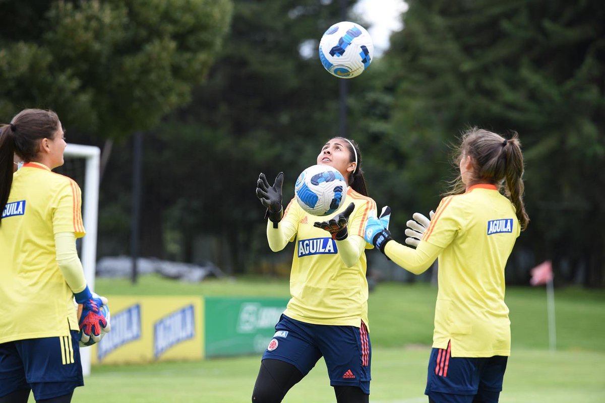futboldereserva's tweet photo. La Selección Colombia 🇨🇴 femenina sub 20 trabaja con miras al Suramericano de esta categoría a disputarse en territorio chileno.

#FútbolDeReserva #FútbolFemenino #Fútbol #SuramericanoSub20 https://t.co/uLNBLAM0GY