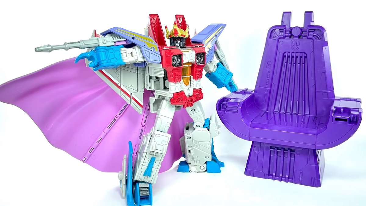 nathaniel_prime's tweet image. Alrighty folks, in celebration of nearly 2 years of being here, I'm doing a #giveaway! 

Three winners will be chosen, the first receiving a Black Zarak, the second an SS86 Starscream, and the third a Selects DK-2 Guard!

Instructions on how to participate are down below!