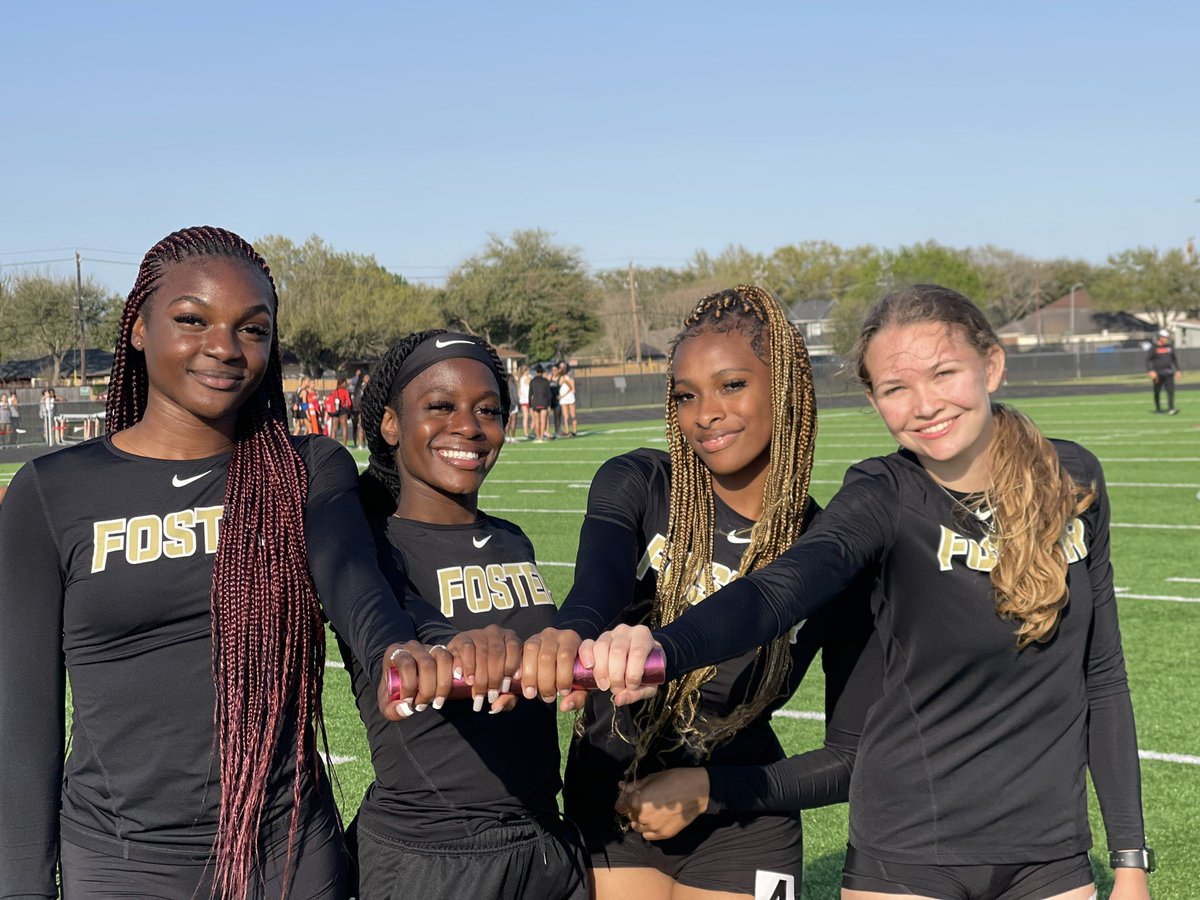 FosterWmnsTrack's tweet photo. 4️⃣ X 2️⃣0️⃣0️⃣= 🥇🥇🥇🥇
Congrats to the 4x200 winning the Sheila Lofton Relays 👏👏👏
#Fa1conFast #ProtectTheNest https://t.co/K32aIVRWOI