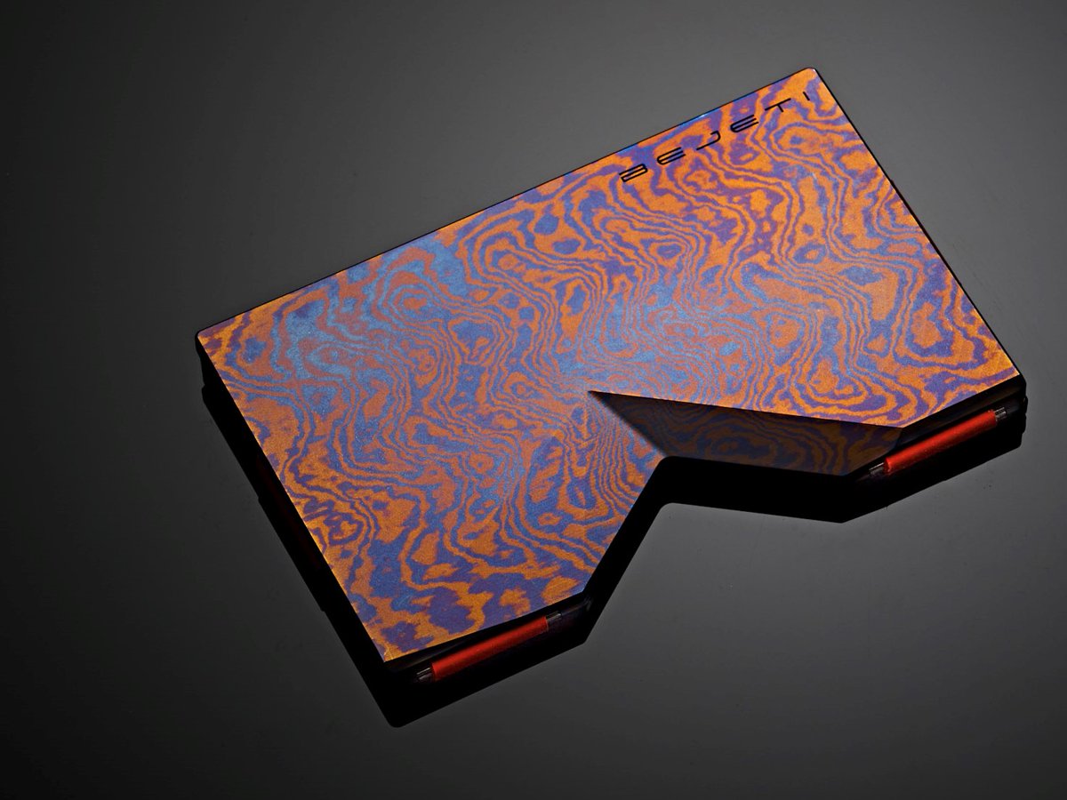 bejetiwallets's tweet photo. The number22, from Bejeti. Titanium Damascus in extraordinary glory. Many have attempted. Few have succeeded. Discoveries await https://t.co/B4tMef8wGp 

#BeBejeti #minimalistwallet #bejetiwallets #LuxuryUSA #LuxuryWallets #FashionWallet  #titanium #titaniumdamascus https://t.co/5FI8BYuhRo