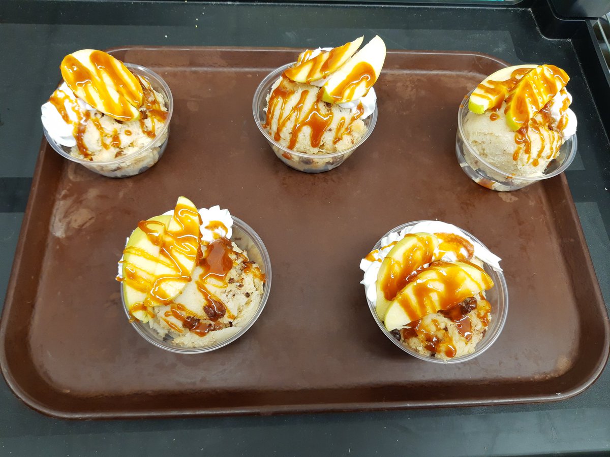msplato1's tweet photo. Homemade caramel sauce and whipped cream are the perfect toppings for our baguette bread pudding @StamfordNation @dsbn @DSBNTech https://t.co/ElWlfvzamI